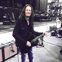 Dave during soundcheck, with the 'Run Like Hell' Suhr 